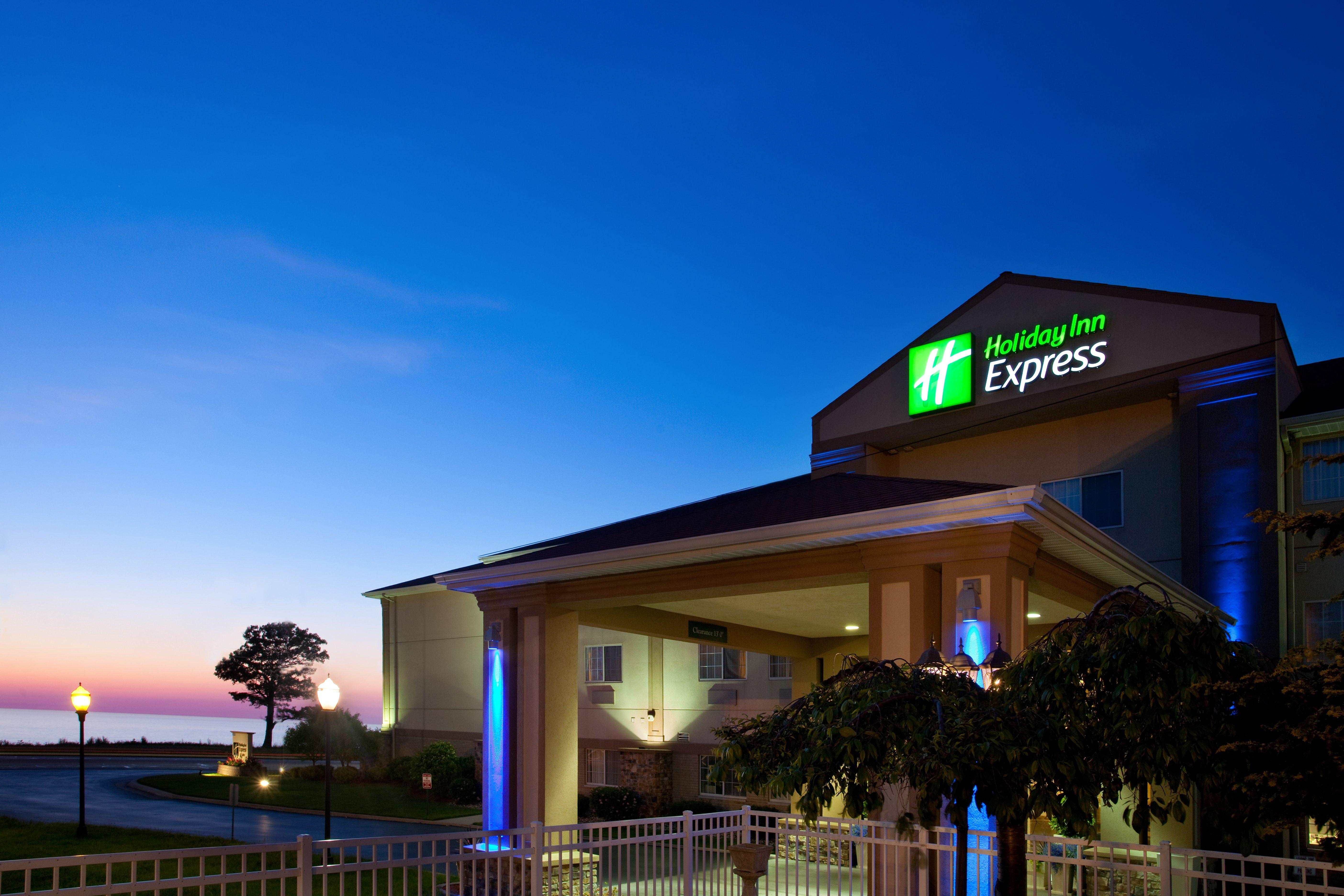 Holiday Inn Express Hotel & Suites-Saint Joseph By Ihg Exterior foto